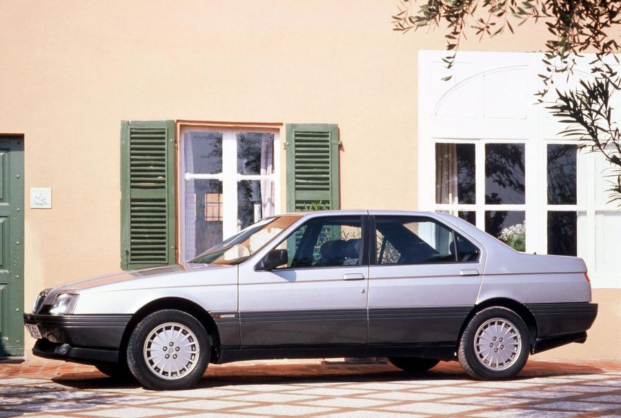  Alfa Romeo 164 1987 года  (фото 10 из 28)